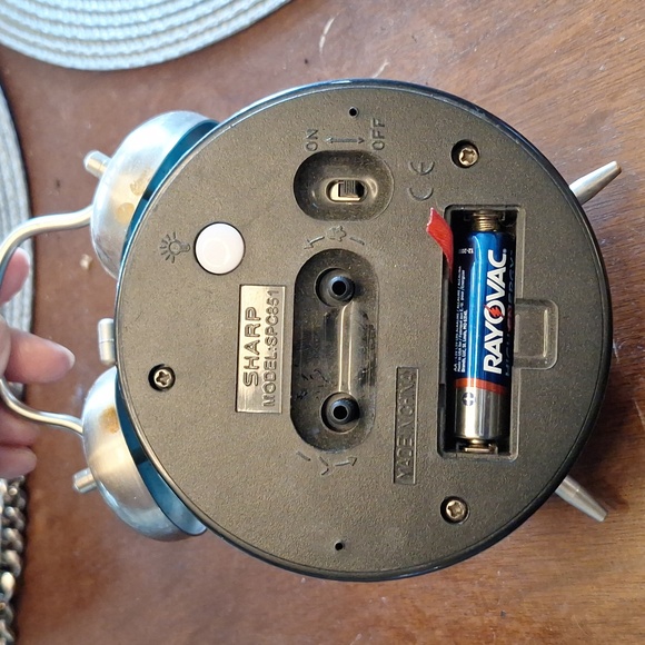 Alarm Clock Sharp - Picture 3 of 3